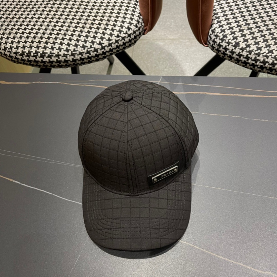 上新ꫛꫀꪝ 普拉达 PRADA 新品经典棒球帽 时尚潮流，高端做工！非一般的品质，细节看实拍哦