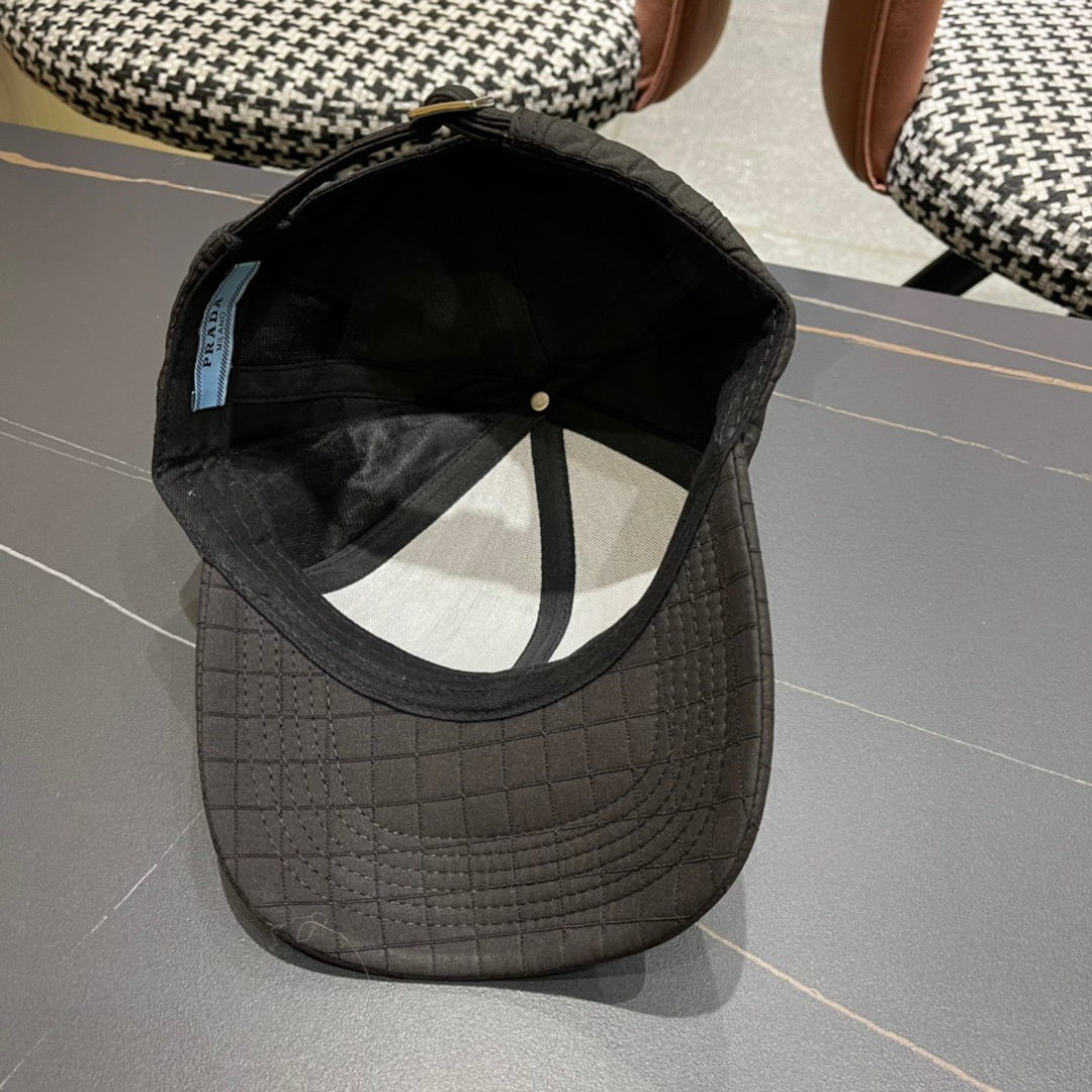 上新ꫛꫀꪝ 普拉达 PRADA 新品经典棒球帽 时尚潮流，高端做工！非一般的品质，细节看实拍哦