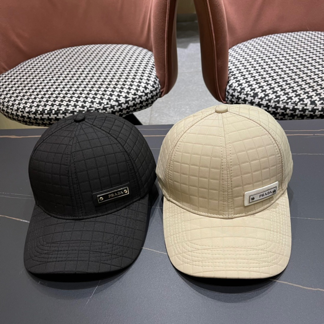 上新ꫛꫀꪝ 普拉达 PRADA 新品经典棒球帽 时尚潮流，高端做工！非一般的品质，细节看实拍哦