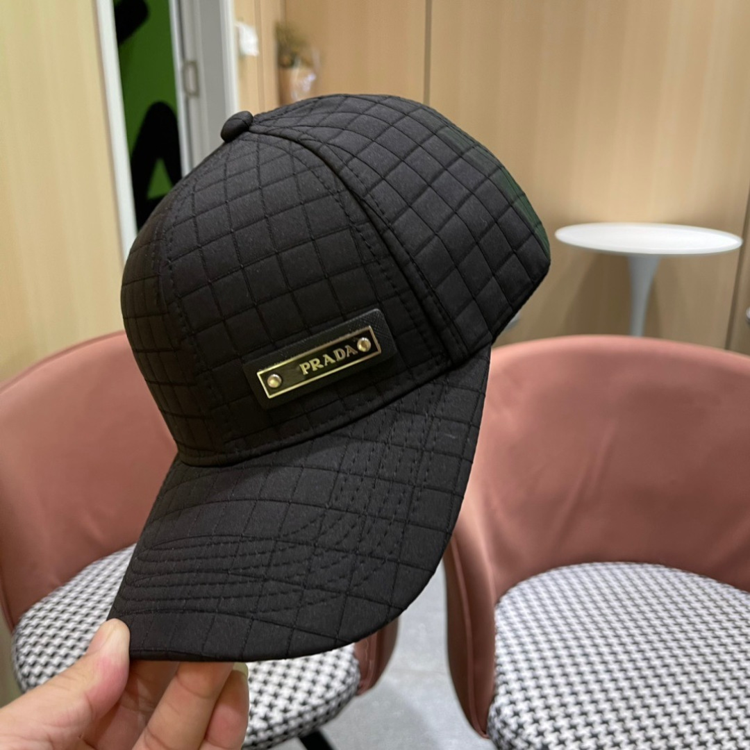 上新ꫛꫀꪝ 普拉达 PRADA 新品经典棒球帽 时尚潮流，高端做工！非一般的品质，细节看实拍哦
