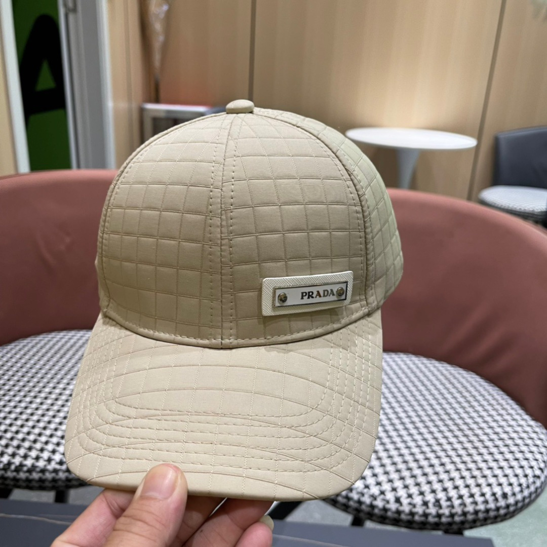 上新ꫛꫀꪝ 普拉达 PRADA 新品经典棒球帽 时尚潮流，高端做工！非一般的品质，细节看实拍哦