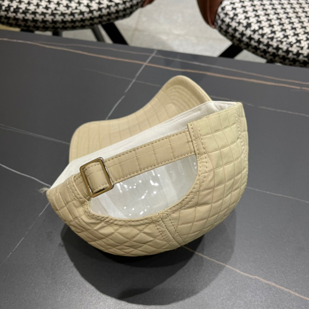 上新ꫛꫀꪝ 普拉达 PRADA 新品经典棒球帽 时尚潮流，高端做工！非一般的品质，细节看实拍哦