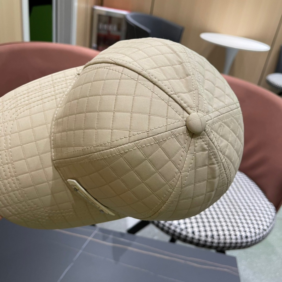 上新ꫛꫀꪝ 普拉达 PRADA 新品经典棒球帽 时尚潮流，高端做工！非一般的品质，细节看实拍哦