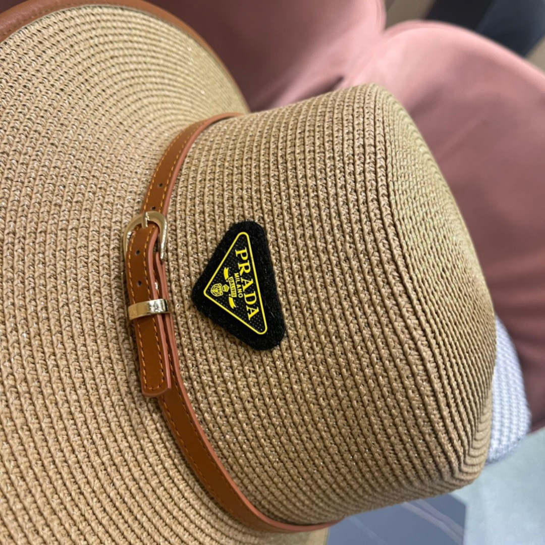 普拉达PRADA 2025新款平顶皮包边草帽、高级定制，库存多，头围57cm