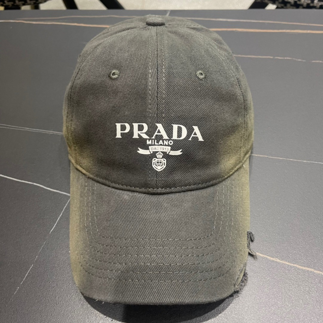 。PRADA 普拉达 2025新品棒球帽 代购版本！时尚潮流，高端做工！非一般的品质，细节看实拍哦