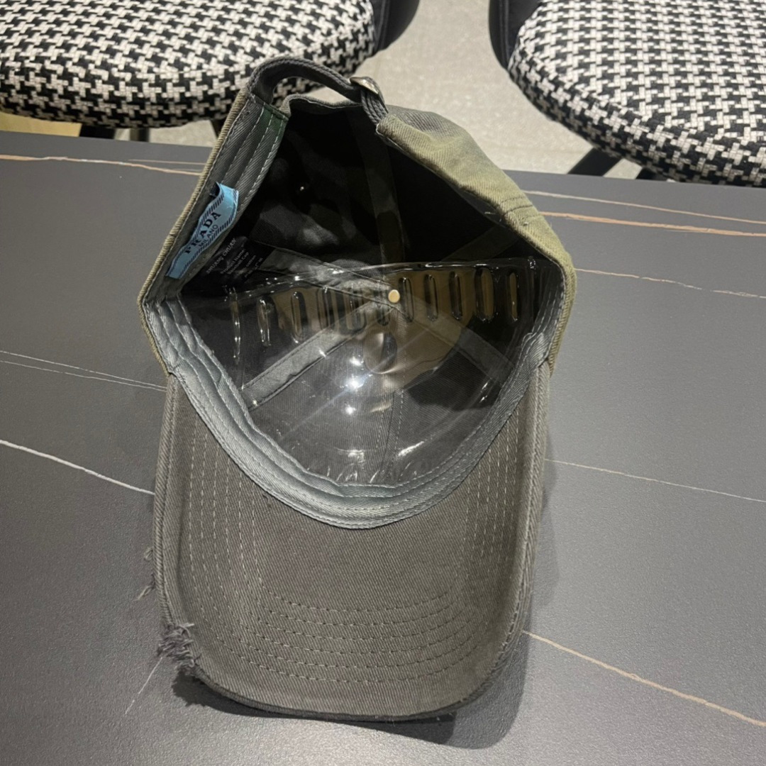 。PRADA 普拉达 2025新品棒球帽 代购版本！时尚潮流，高端做工！非一般的品质，细节看实拍哦