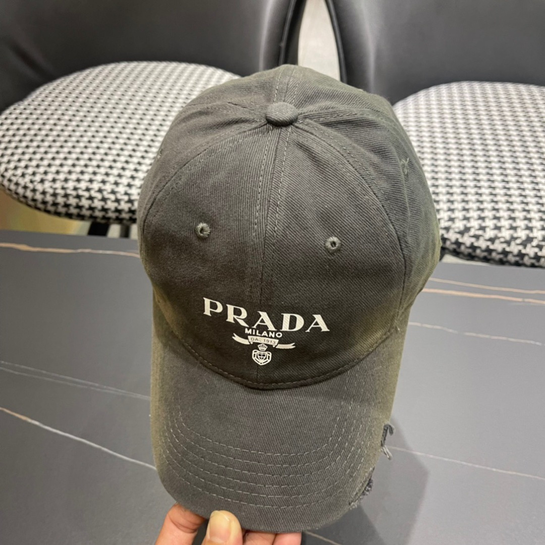。PRADA 普拉达 2025新品棒球帽 代购版本！时尚潮流，高端做工！非一般的品质，细节看实拍哦