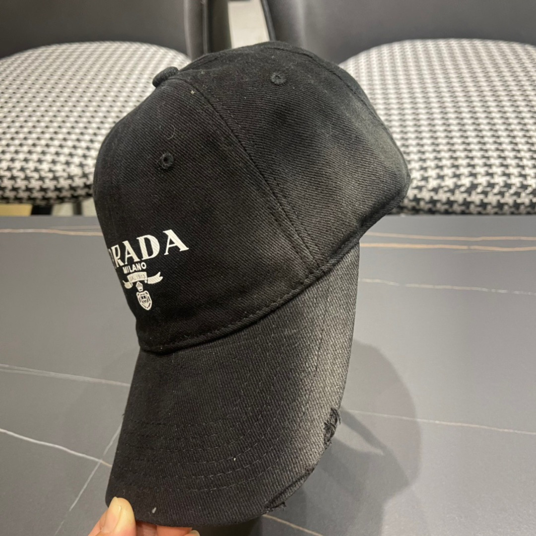 。PRADA 普拉达 2025新品棒球帽 代购版本！时尚潮流，高端做工！非一般的品质，细节看实拍哦