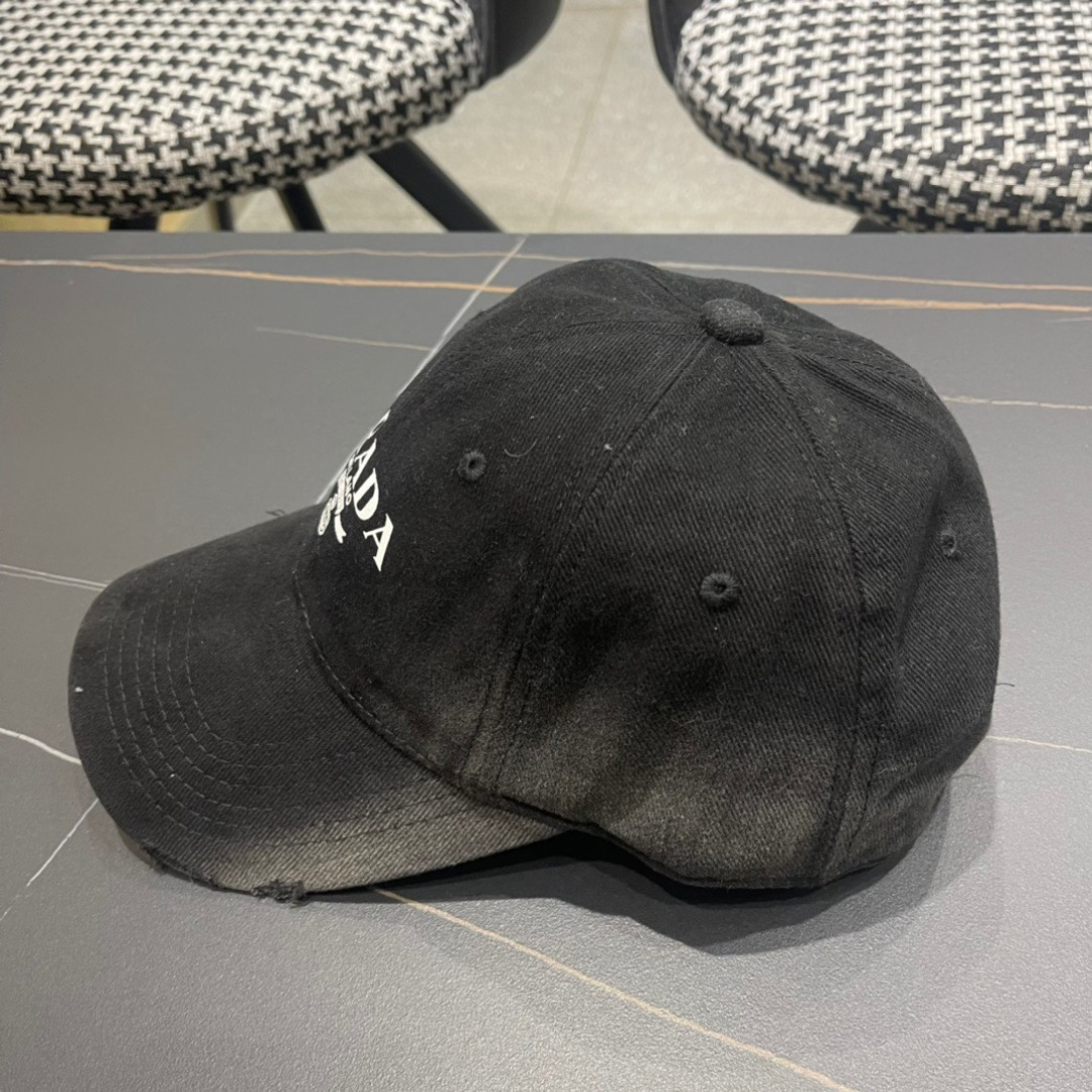 。PRADA 普拉达 2025新品棒球帽 代购版本！时尚潮流，高端做工！非一般的品质，细节看实拍哦