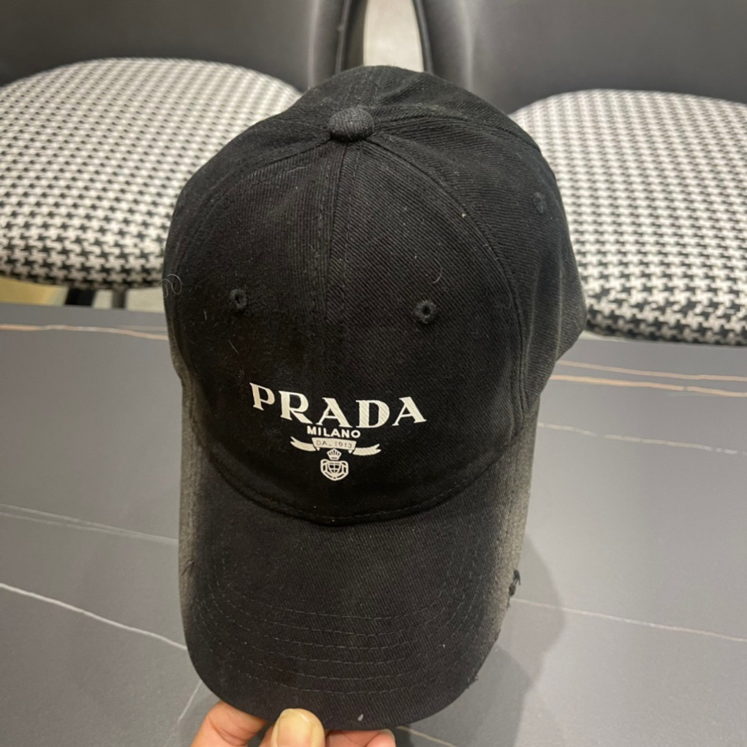 。PRADA 普拉达 2025新品棒球帽 代购版本！时尚潮流，高端做工！非一般的品质，细节看实拍哦