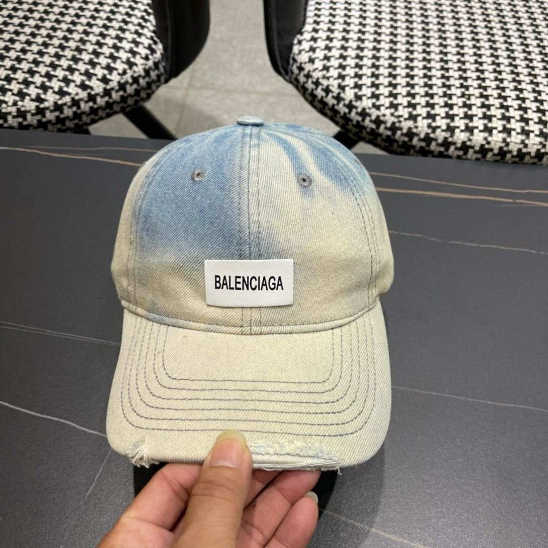 。新品Balencia*a 巴黎世家新款牛仔棒球帽
现货秒发🧢简约时尚超级无敌好看的帽子！
