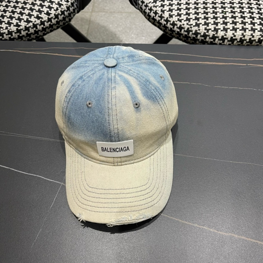 。新品Balencia*a 巴黎世家新款牛仔棒球帽
现货秒发🧢简约时尚超级无敌好看的帽子！