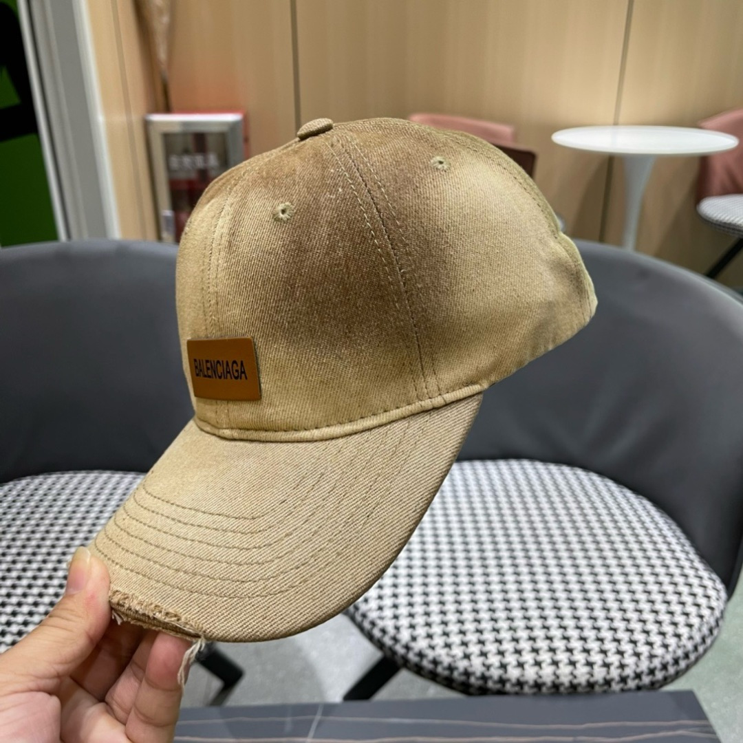 。新品Balencia*a 巴黎世家新款牛仔棒球帽
现货秒发🧢简约时尚超级无敌好看的帽子！