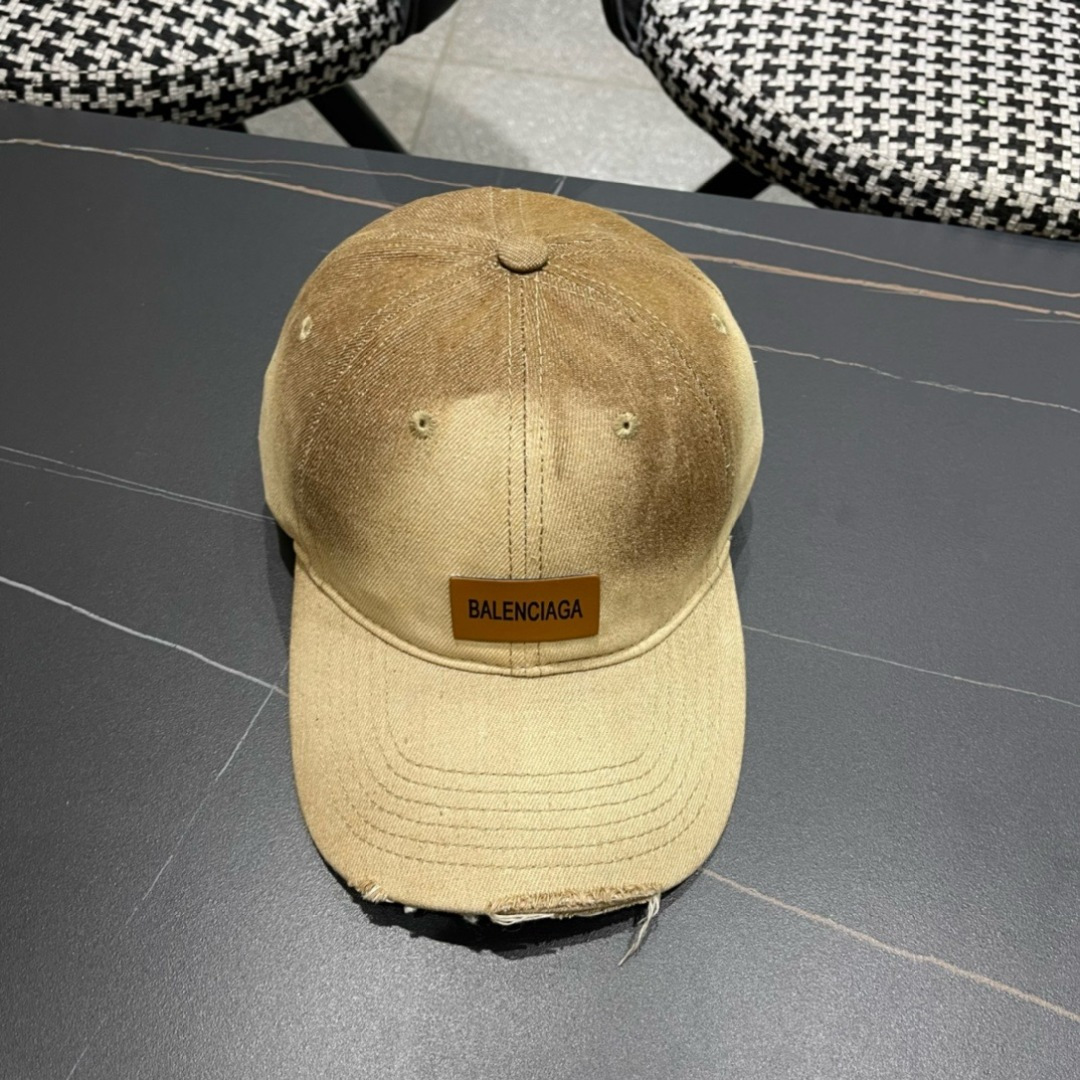 。新品Balencia*a 巴黎世家新款牛仔棒球帽
现货秒发🧢简约时尚超级无敌好看的帽子！