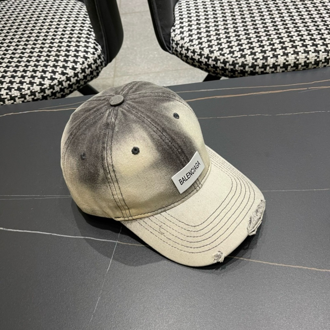 。新品Balencia*a 巴黎世家新款牛仔棒球帽
现货秒发🧢简约时尚超级无敌好看的帽子！