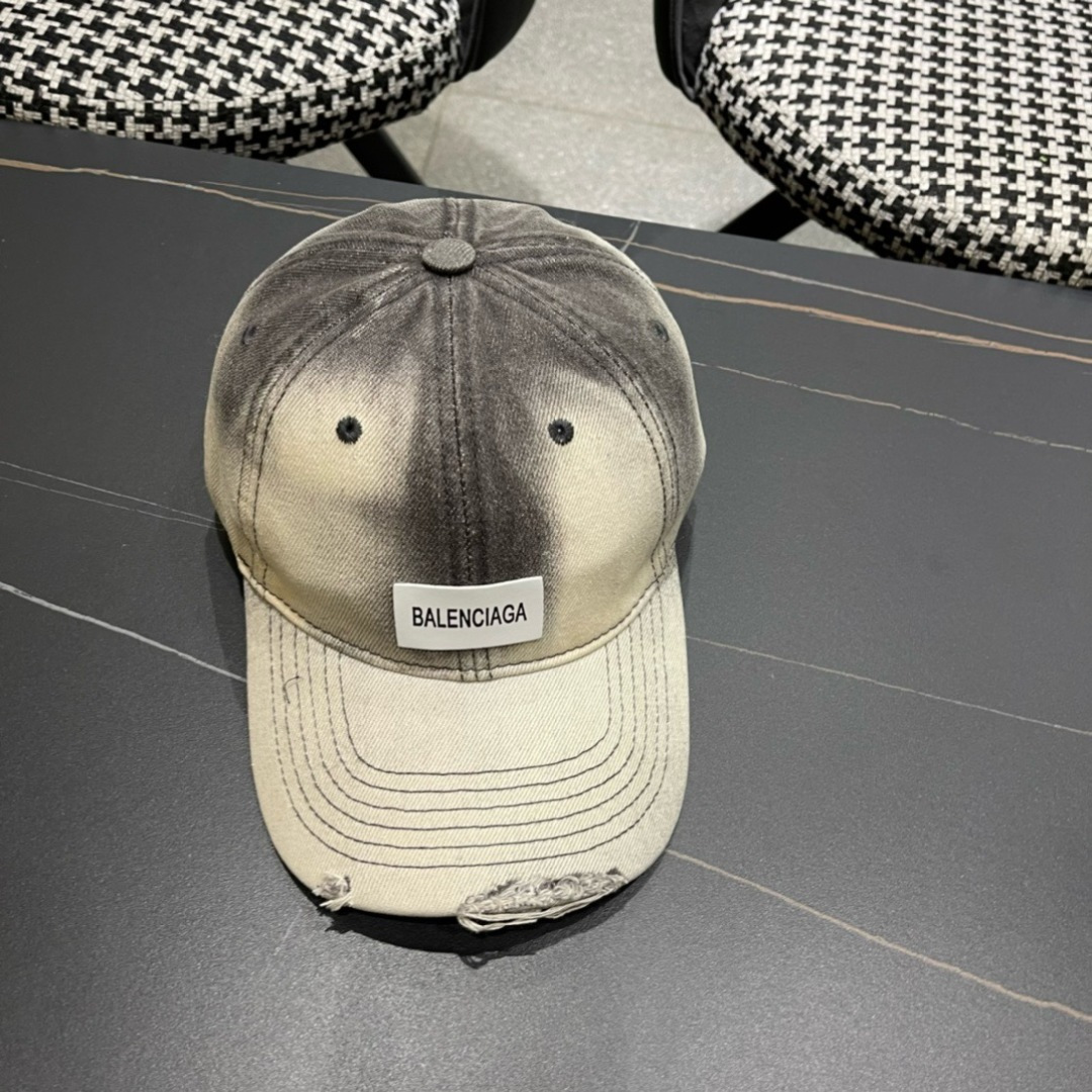 。新品Balencia*a 巴黎世家新款牛仔棒球帽
现货秒发🧢简约时尚超级无敌好看的帽子！