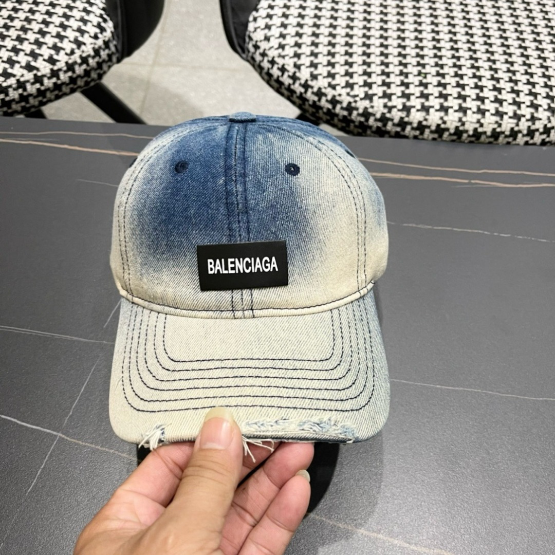 。新品Balencia*a 巴黎世家新款牛仔棒球帽
现货秒发🧢简约时尚超级无敌好看的帽子！