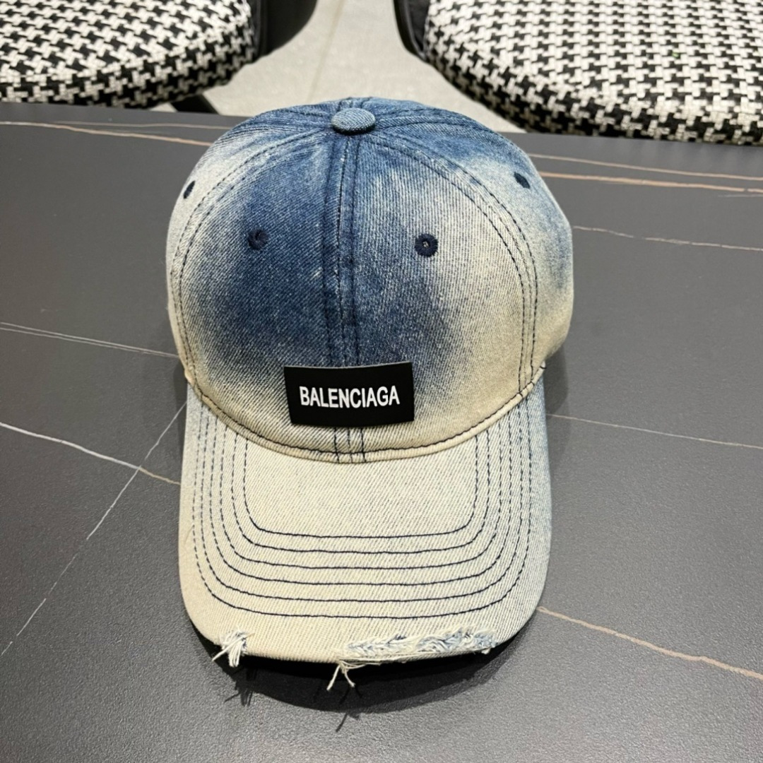 。新品Balencia*a 巴黎世家新款牛仔棒球帽
现货秒发🧢简约时尚超级无敌好看的帽子！