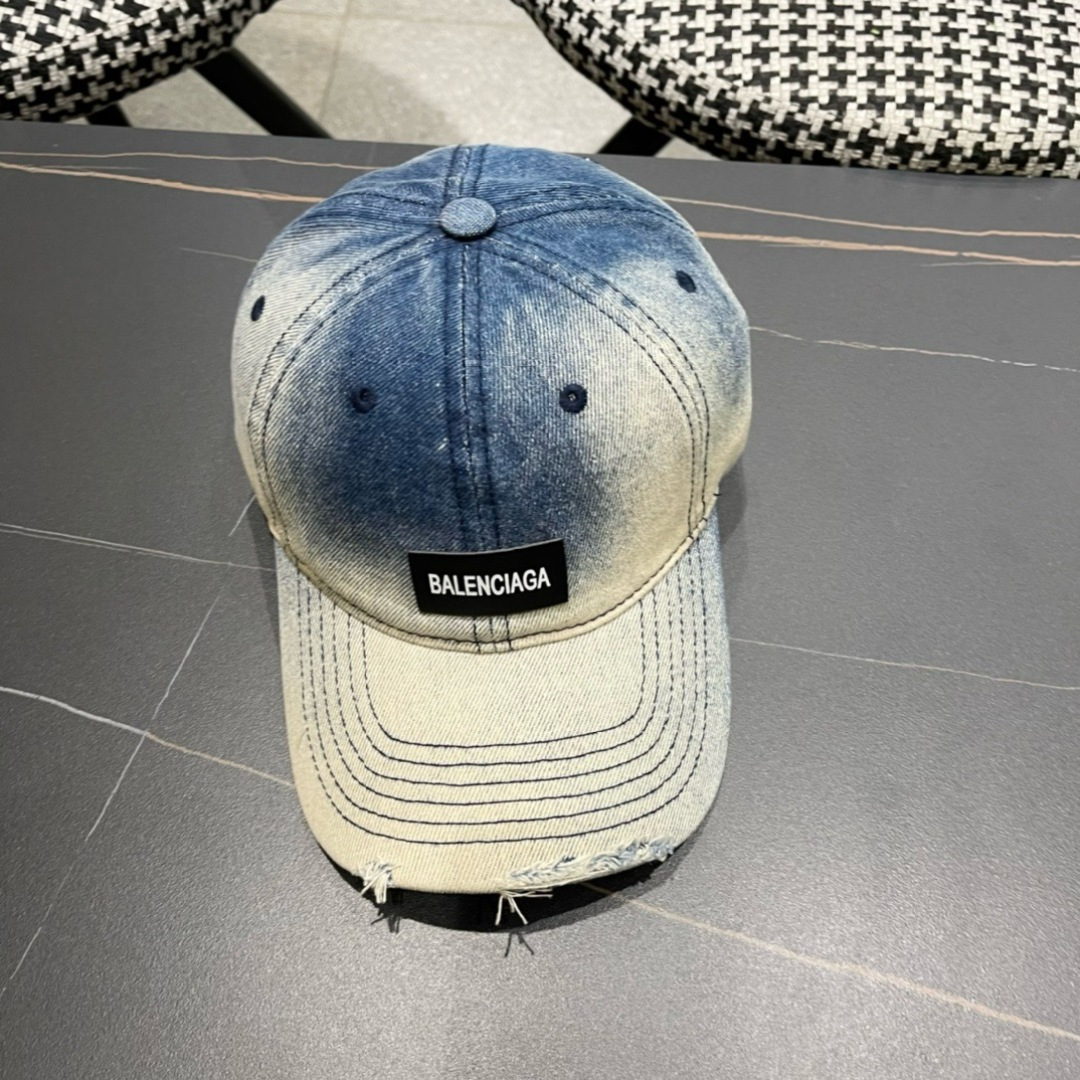 。新品Balencia*a 巴黎世家新款牛仔棒球帽
现货秒发🧢简约时尚超级无敌好看的帽子！