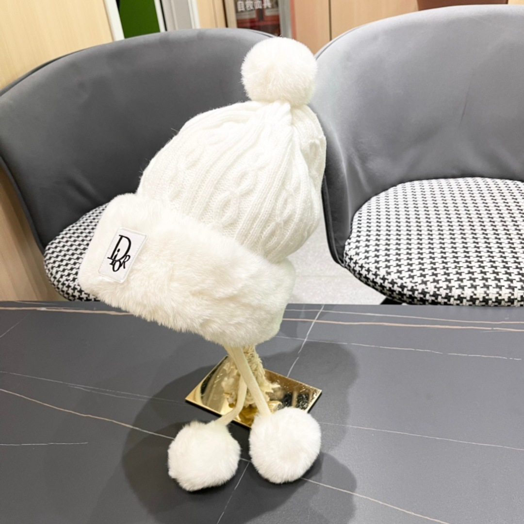 Dior迪奥加厚加绒保暖护耳针织帽子女秋冬显脸小毛线帽防寒骑车雷锋帽