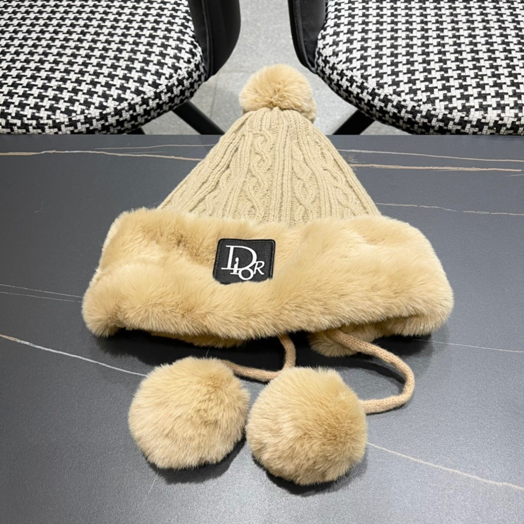 Dior迪奥加厚加绒保暖护耳针织帽子女秋冬显脸小毛线帽防寒骑车雷锋帽