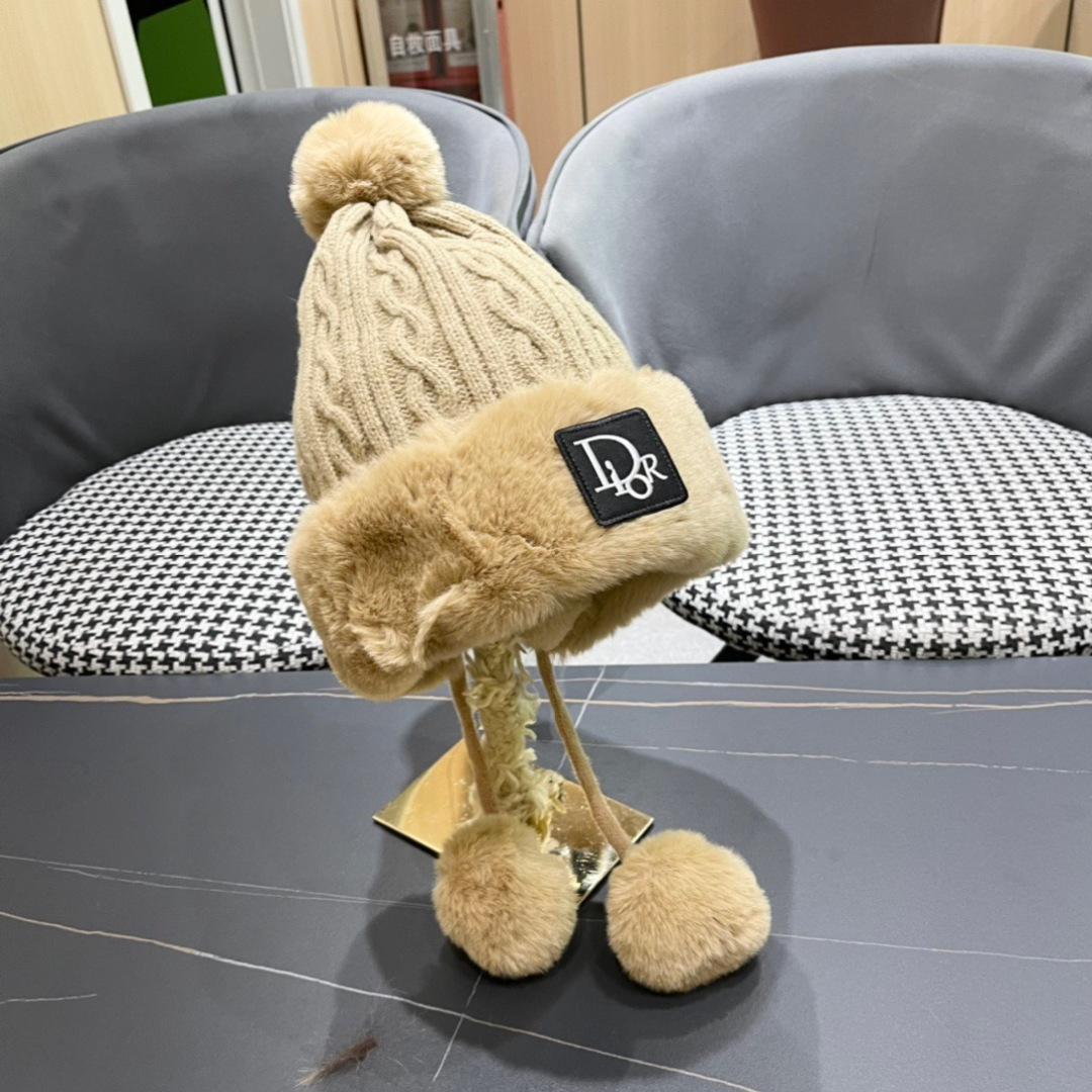 Dior迪奥加厚加绒保暖护耳针织帽子女秋冬显脸小毛线帽防寒骑车雷锋帽