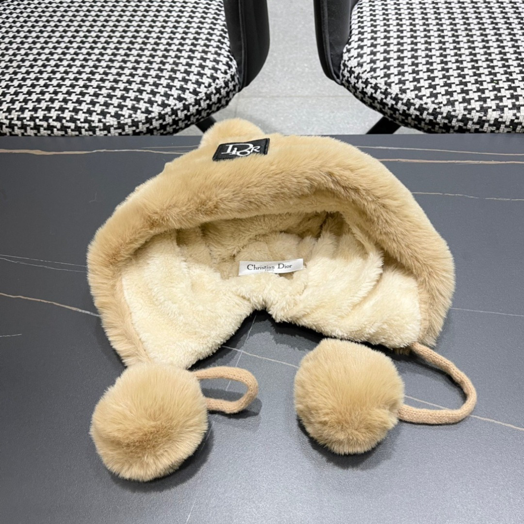 Dior迪奥加厚加绒保暖护耳针织帽子女秋冬显脸小毛线帽防寒骑车雷锋帽