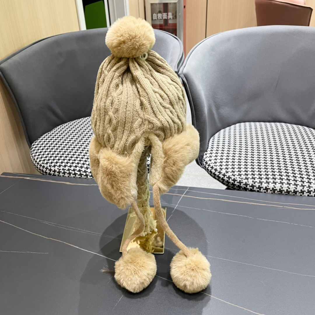 Dior迪奥加厚加绒保暖护耳针织帽子女秋冬显脸小毛线帽防寒骑车雷锋帽