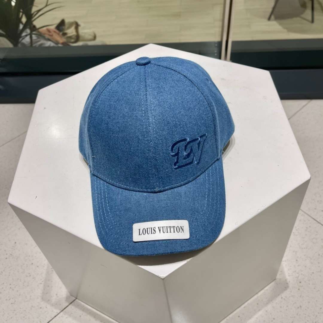  🧢路易威登棒球帽 LouisVuitton😍新款LV棒球帽，重工打造♥️完美拼接洗水牛仔，高端大气，百