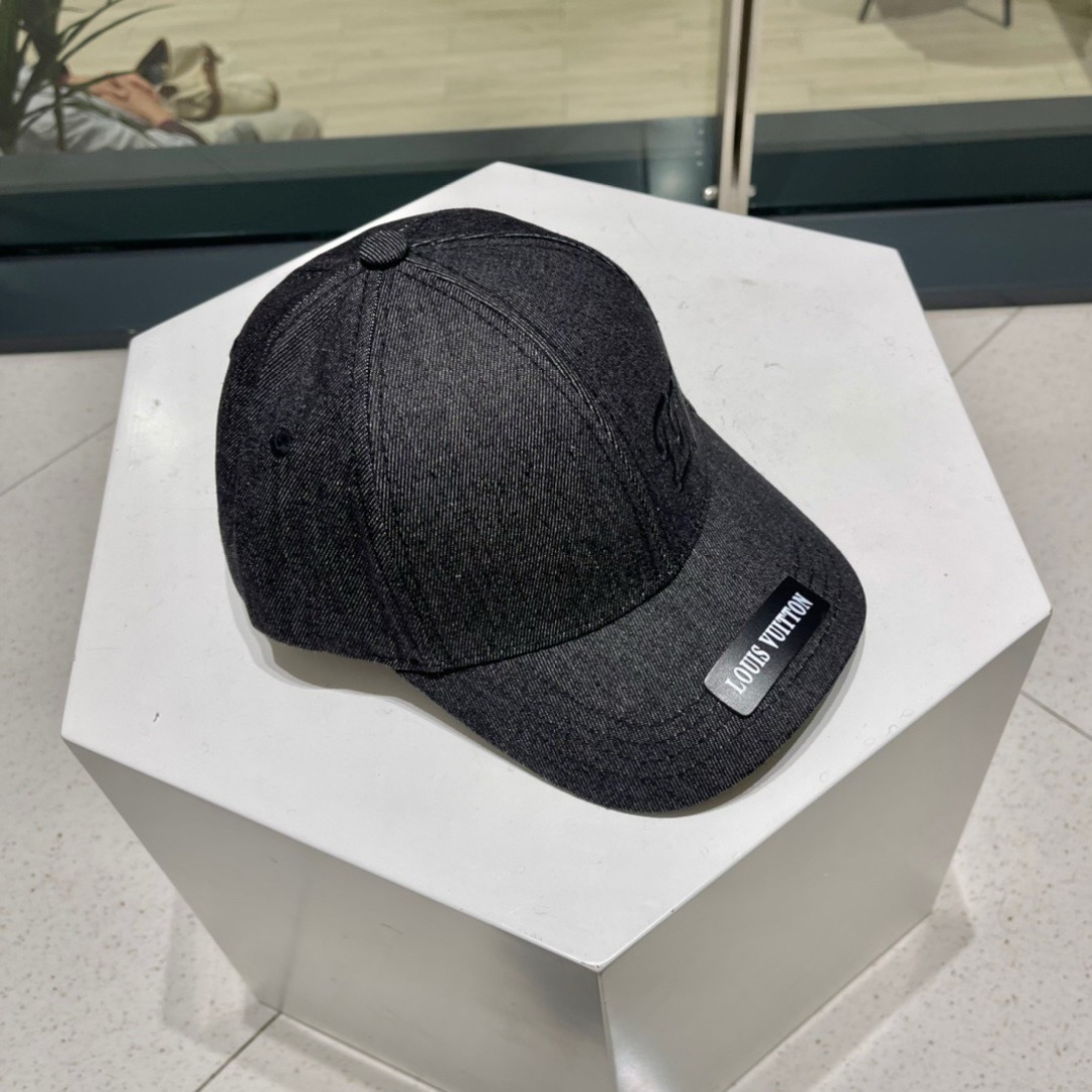  🧢路易威登棒球帽 LouisVuitton😍新款LV棒球帽，重工打造♥️完美拼接洗水牛仔，高端大气，百
