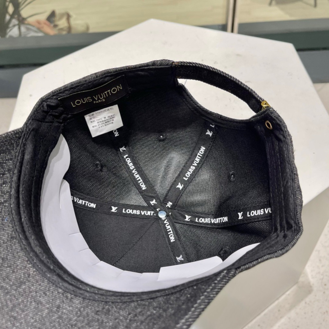  🧢路易威登棒球帽 LouisVuitton😍新款LV棒球帽，重工打造♥️完美拼接洗水牛仔，高端大气，百