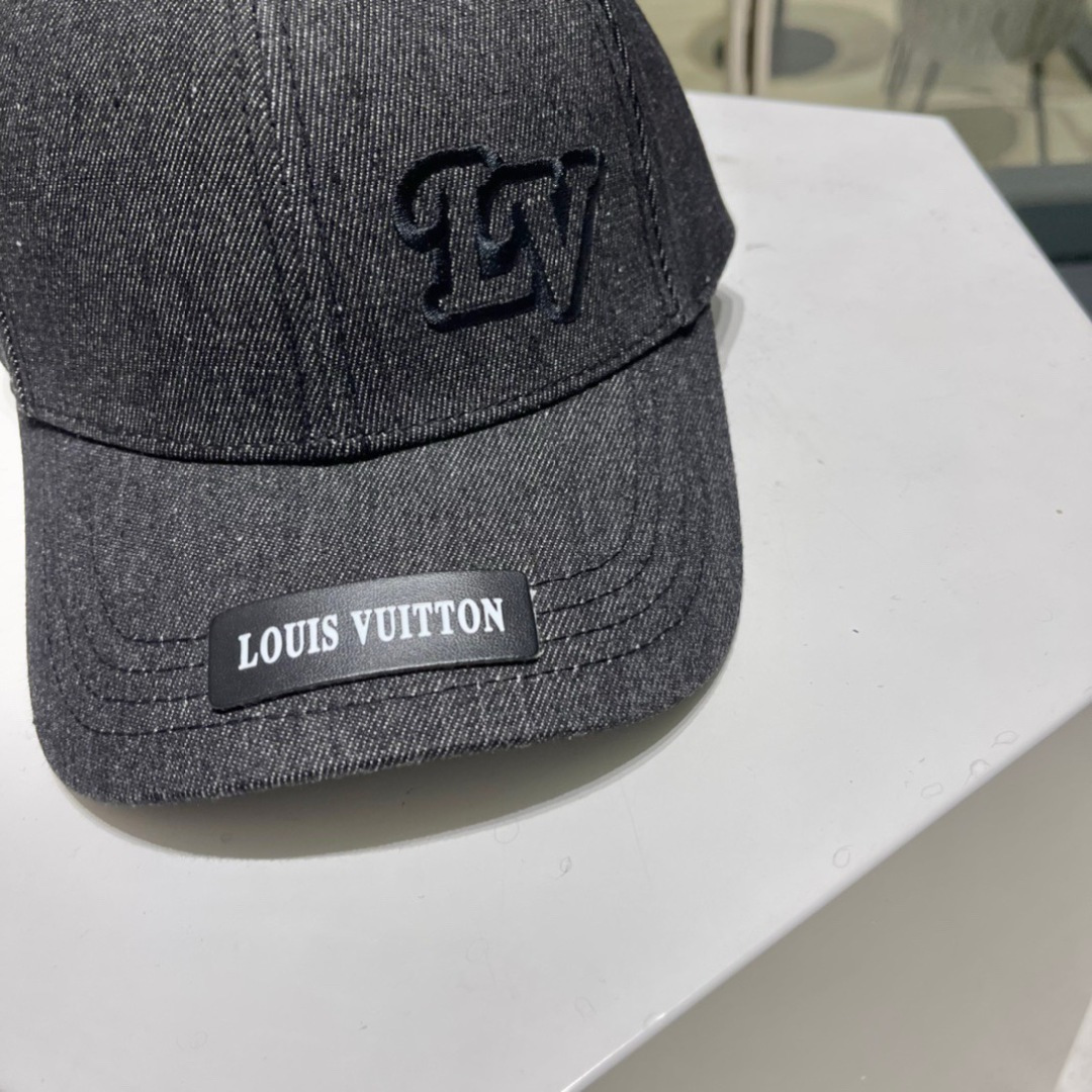  🧢路易威登棒球帽 LouisVuitton😍新款LV棒球帽，重工打造♥️完美拼接洗水牛仔，高端大气，百