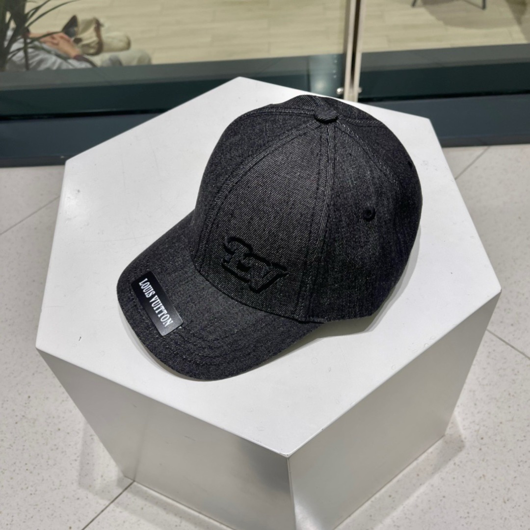  🧢路易威登棒球帽 LouisVuitton😍新款LV棒球帽，重工打造♥️完美拼接洗水牛仔，高端大气，百