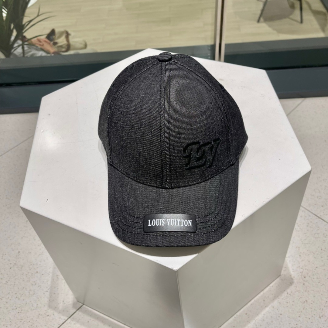  🧢路易威登棒球帽 LouisVuitton😍新款LV棒球帽，重工打造♥️完美拼接洗水牛仔，高端大气，百