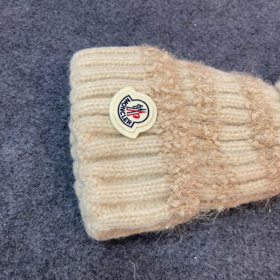 💛【MONCLER蒙口】2025秋冬新款加绒针织毛球毛线帽，保暖时尚～秋冬穿搭必备

