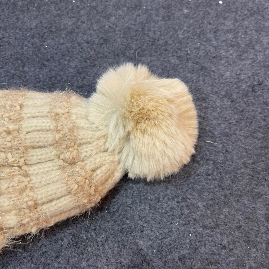 💛【MONCLER蒙口】2025秋冬新款加绒针织毛球毛线帽，保暖时尚～秋冬穿搭必备

