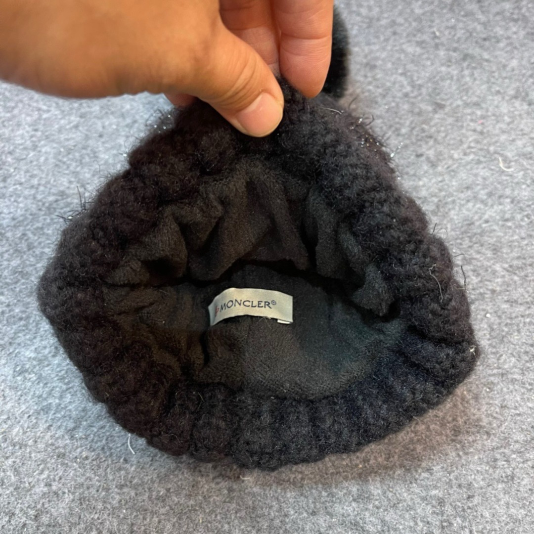 💛【MONCLER蒙口】2025秋冬新款加绒针织毛球毛线帽，保暖时尚～秋冬穿搭必备

