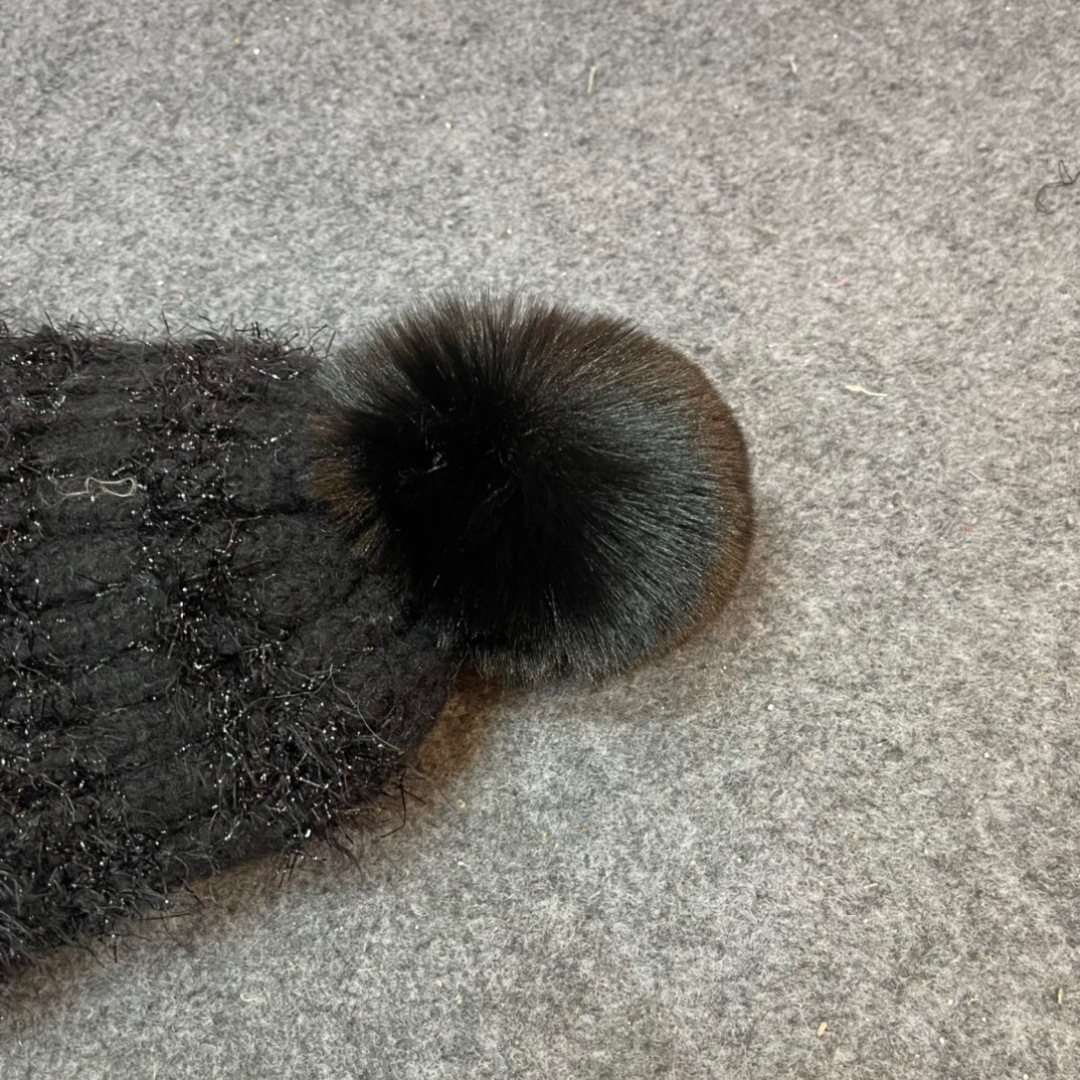 💛【MONCLER蒙口】2025秋冬新款加绒针织毛球毛线帽，保暖时尚～秋冬穿搭必备

