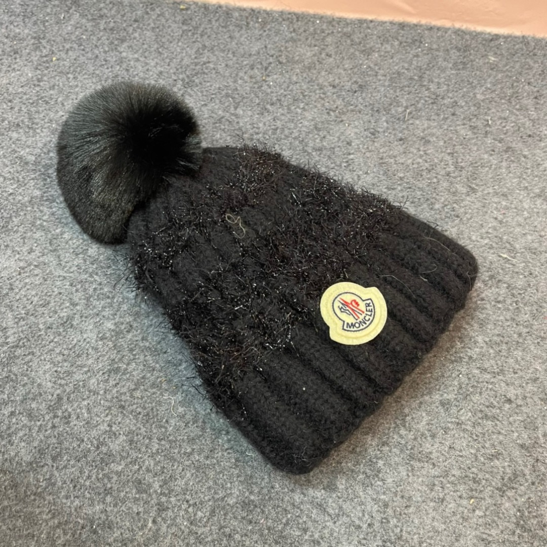 💛【MONCLER蒙口】2025秋冬新款加绒针织毛球毛线帽，保暖时尚～秋冬穿搭必备


