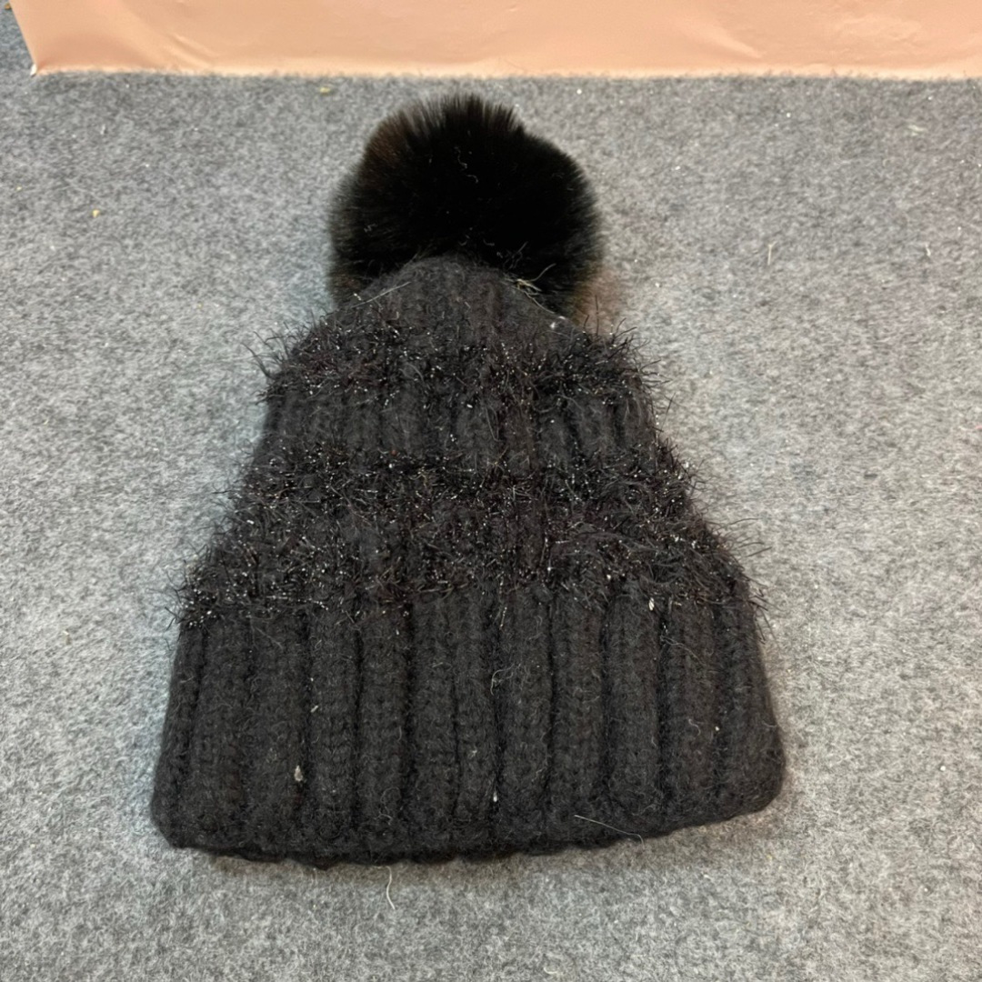 💛【MONCLER蒙口】2025秋冬新款加绒针织毛球毛线帽，保暖时尚～秋冬穿搭必备


