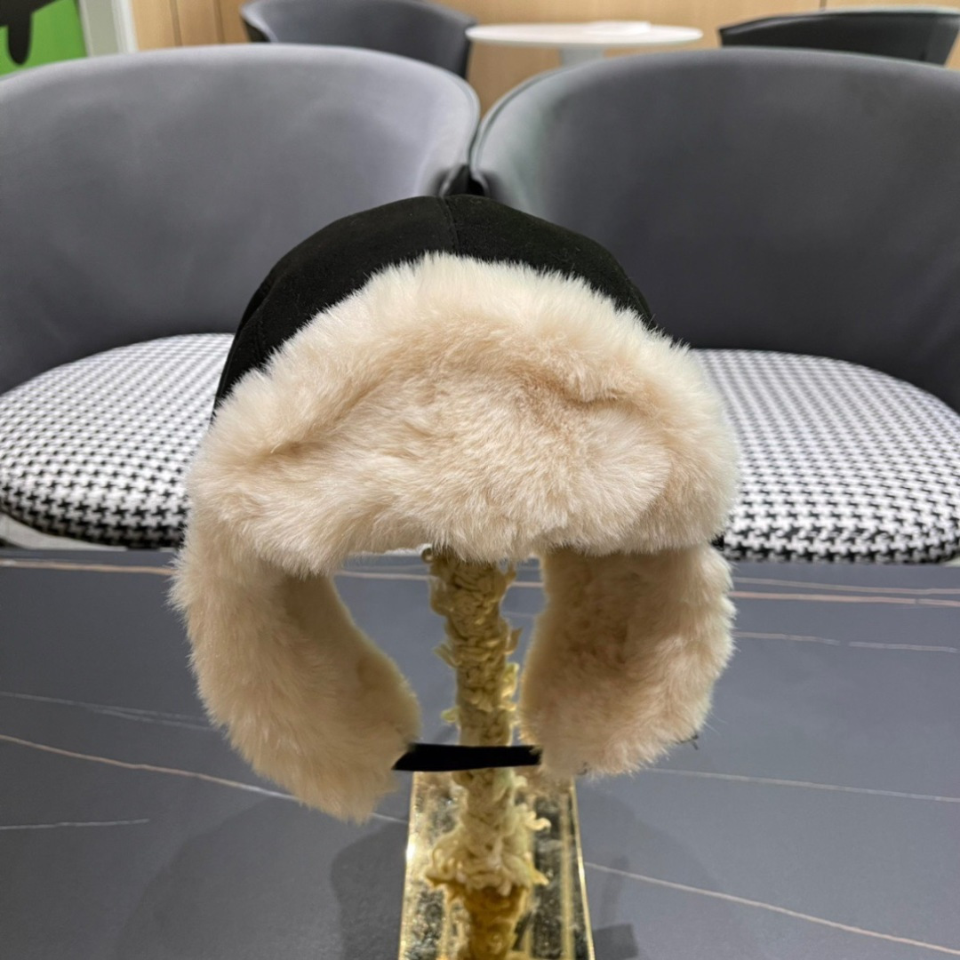  DIOR迪奥 麂皮绒加绒雷锋帽子女防风防寒东北帽百搭加厚骑行护耳帽飞行帽子