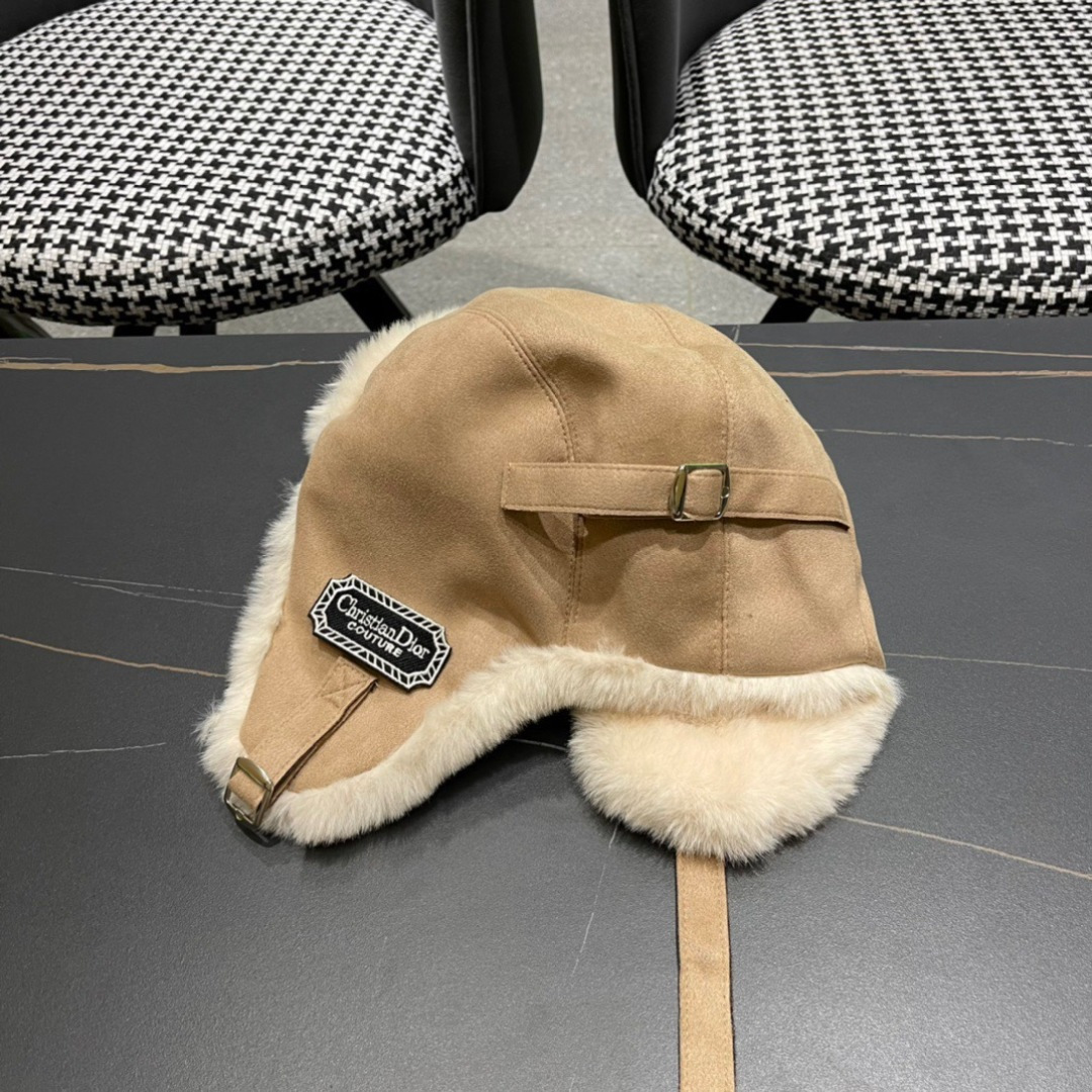  DIOR迪奥 麂皮绒加绒雷锋帽子女防风防寒东北帽百搭加厚骑行护耳帽飞行帽子