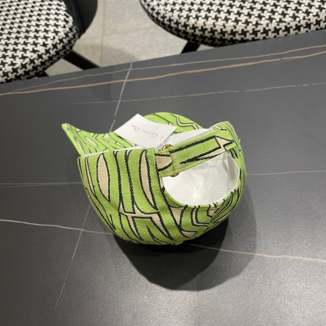  Dior 迪奥 2025新款原单棒球帽， 精致純也格调很有感觉，专柜断货热门，质量超赞