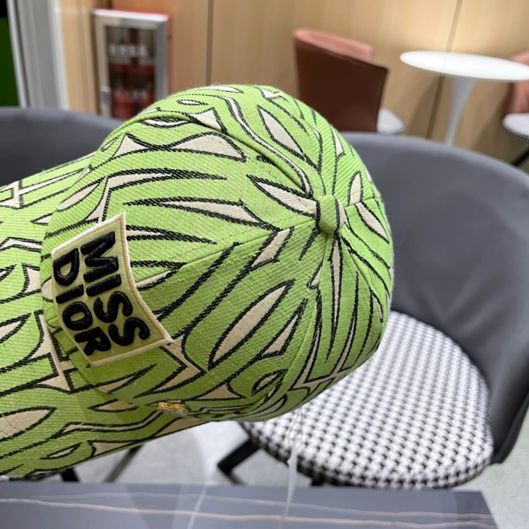  Dior 迪奥 2025新款原单棒球帽， 精致純也格调很有感觉，专柜断货热门，质量超赞