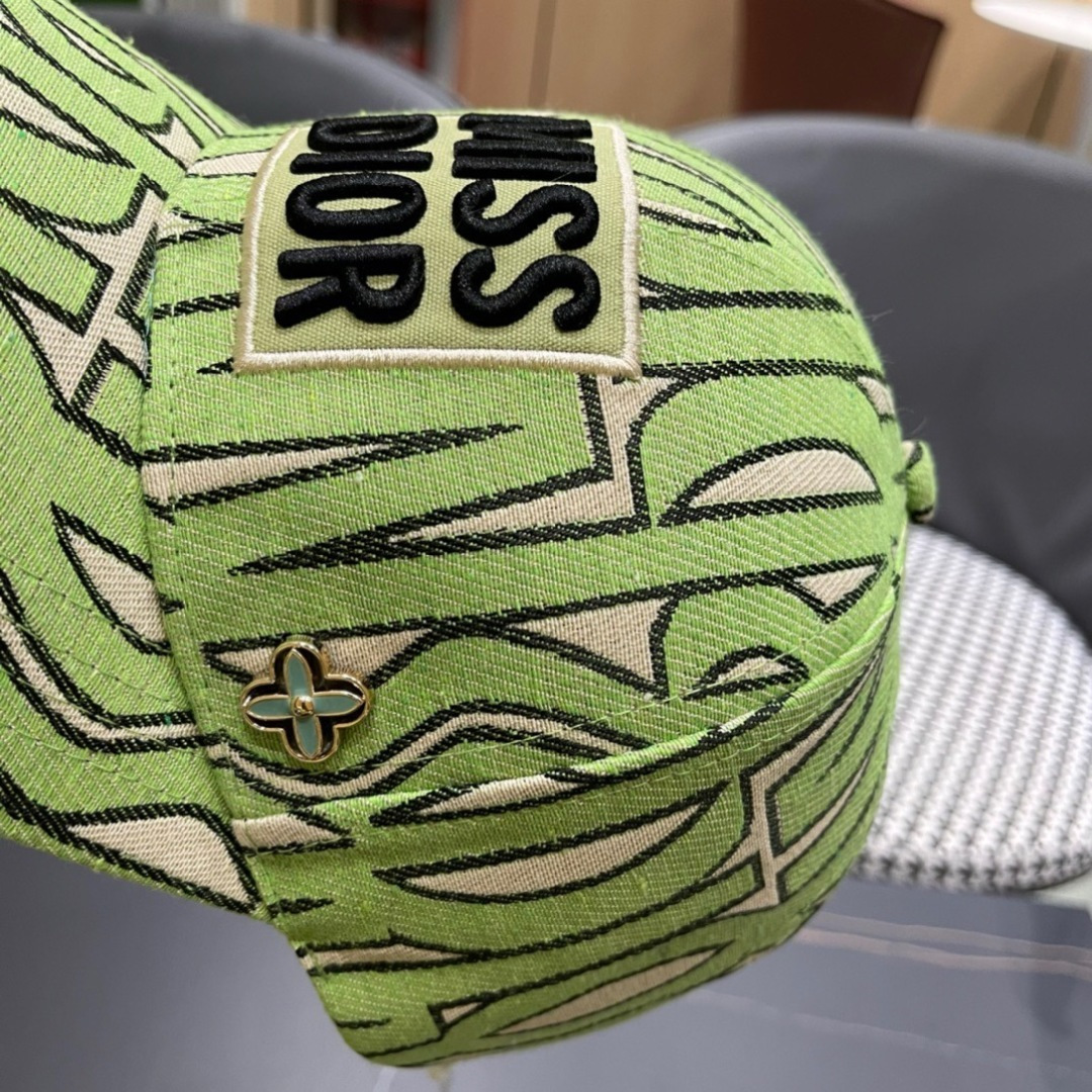  Dior 迪奥 2025新款原单棒球帽， 精致純也格调很有感觉，专柜断货热门，质量超赞