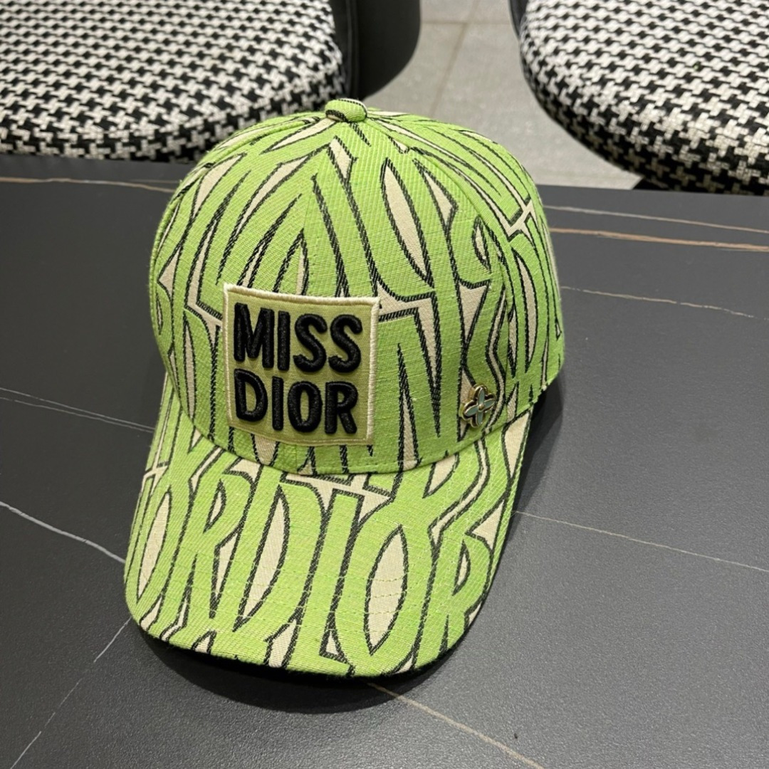  Dior 迪奥 2025新款原单棒球帽， 精致純也格调很有感觉，专柜断货热门，质量超赞