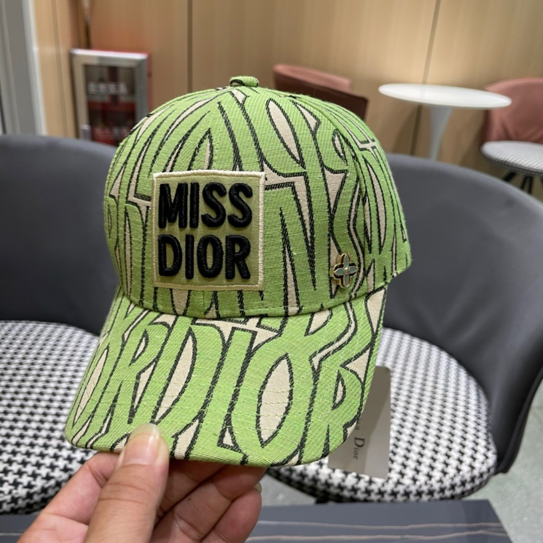  Dior 迪奥 2025新款原单棒球帽， 精致純也格调很有感觉，专柜断货热门，质量超赞