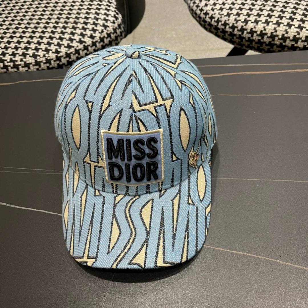  Dior 迪奥 2025新款原单棒球帽， 精致純也格调很有感觉，专柜断货热门，质量超赞
