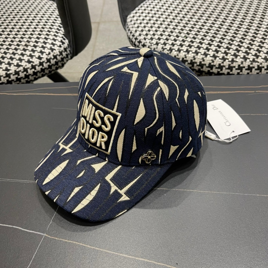  Dior 迪奥 2025新款原单棒球帽， 精致純也格调很有感觉，专柜断货热门，质量超赞