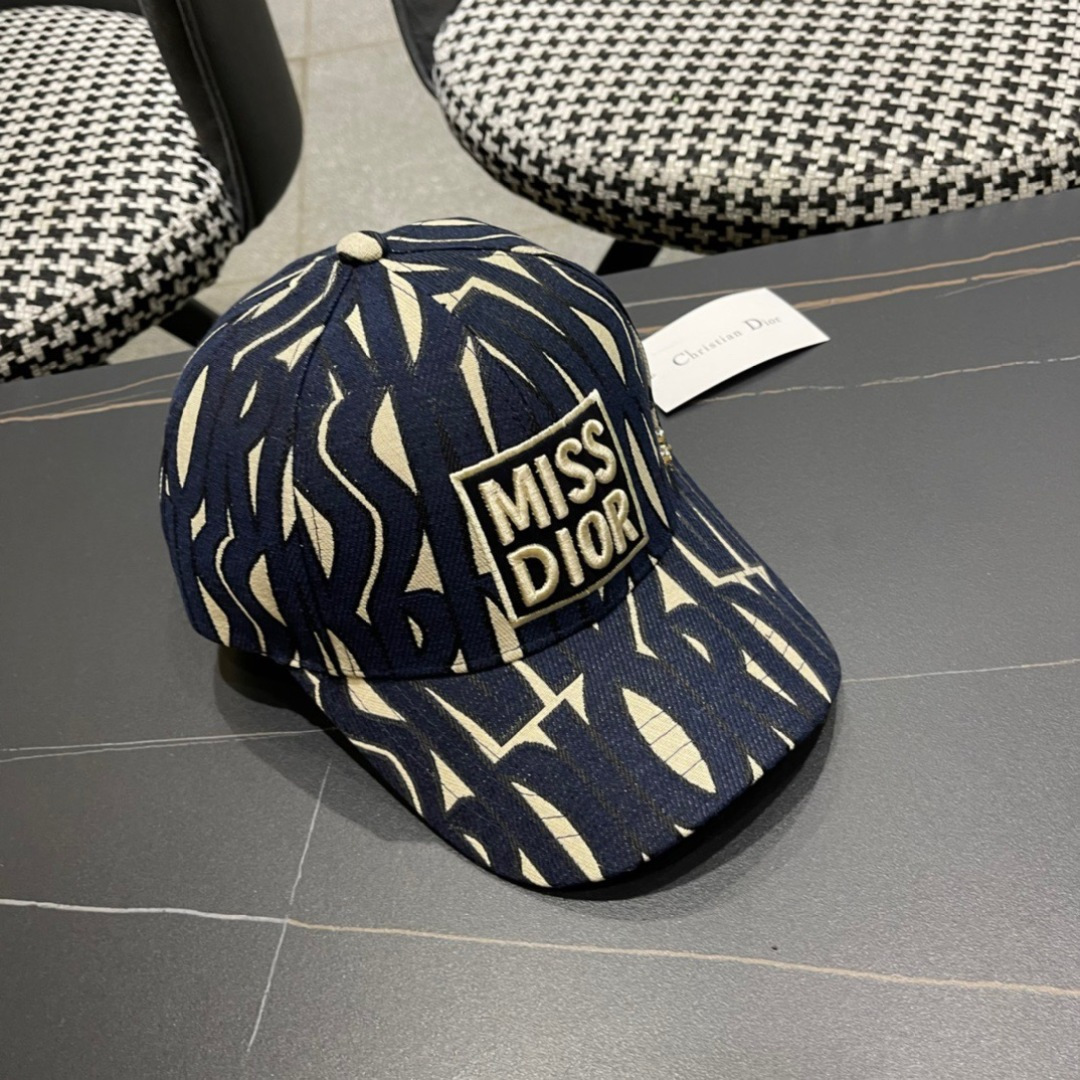 Dior 迪奥 2025新款原单棒球帽， 精致純也格调很有感觉，专柜断货热门，质量超赞